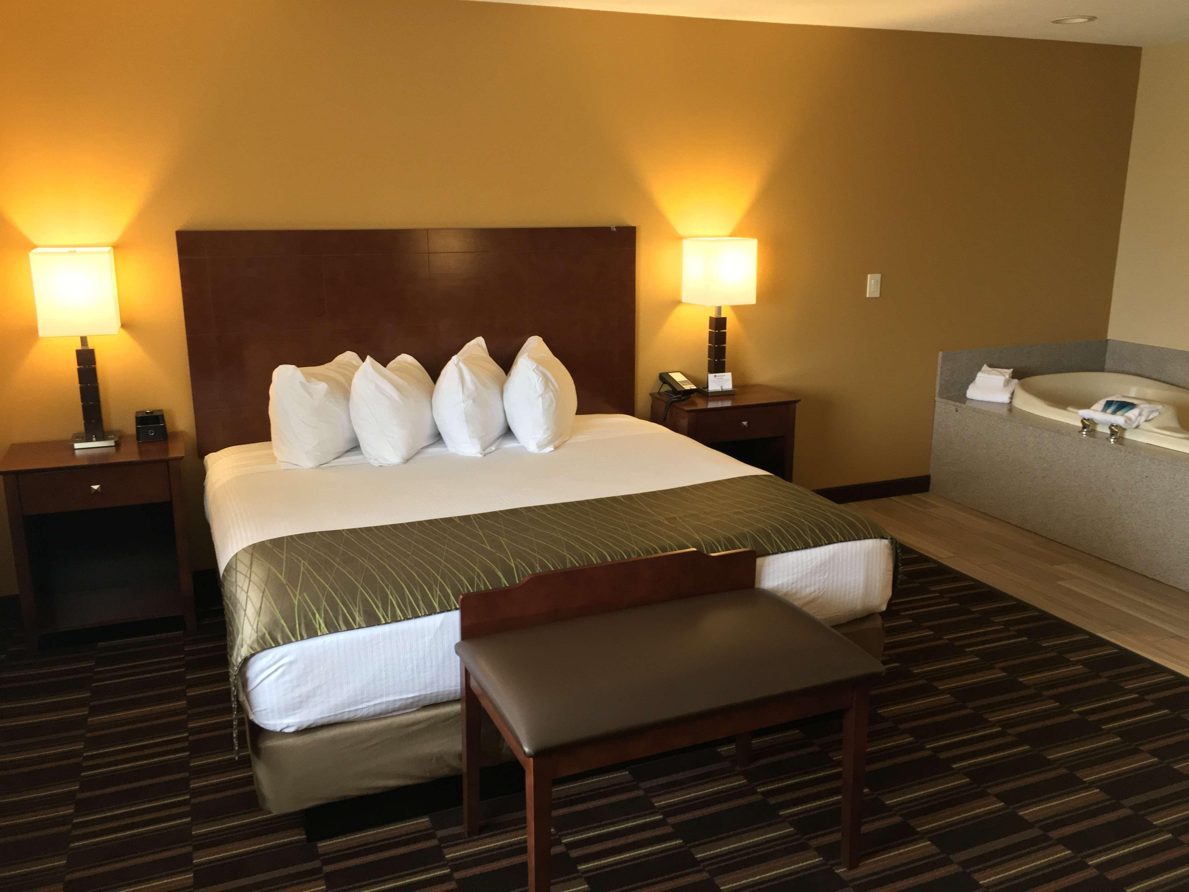 Western Falcon Plaza Hotel