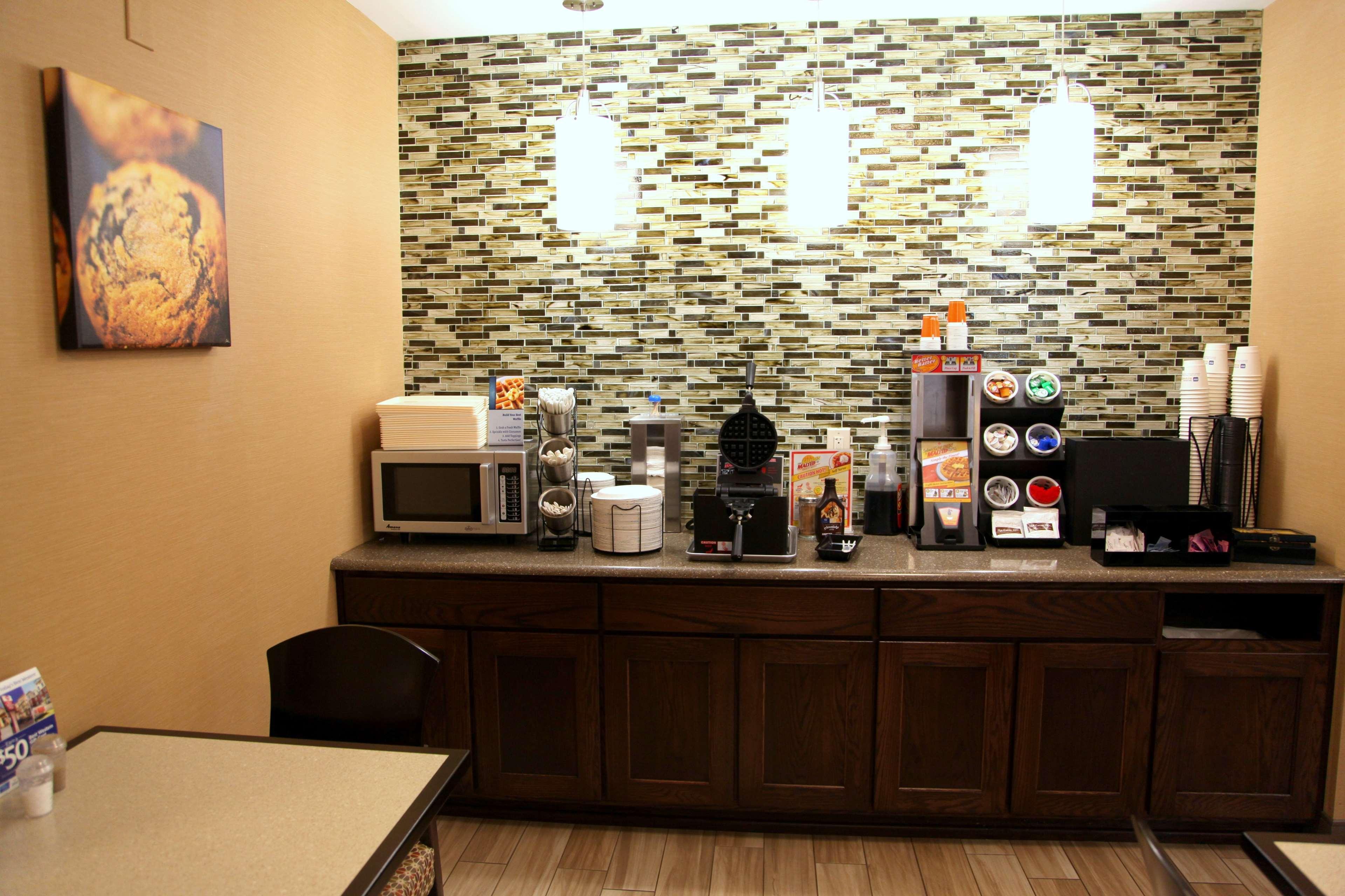 Hotel Western Falcon Plaza 3*