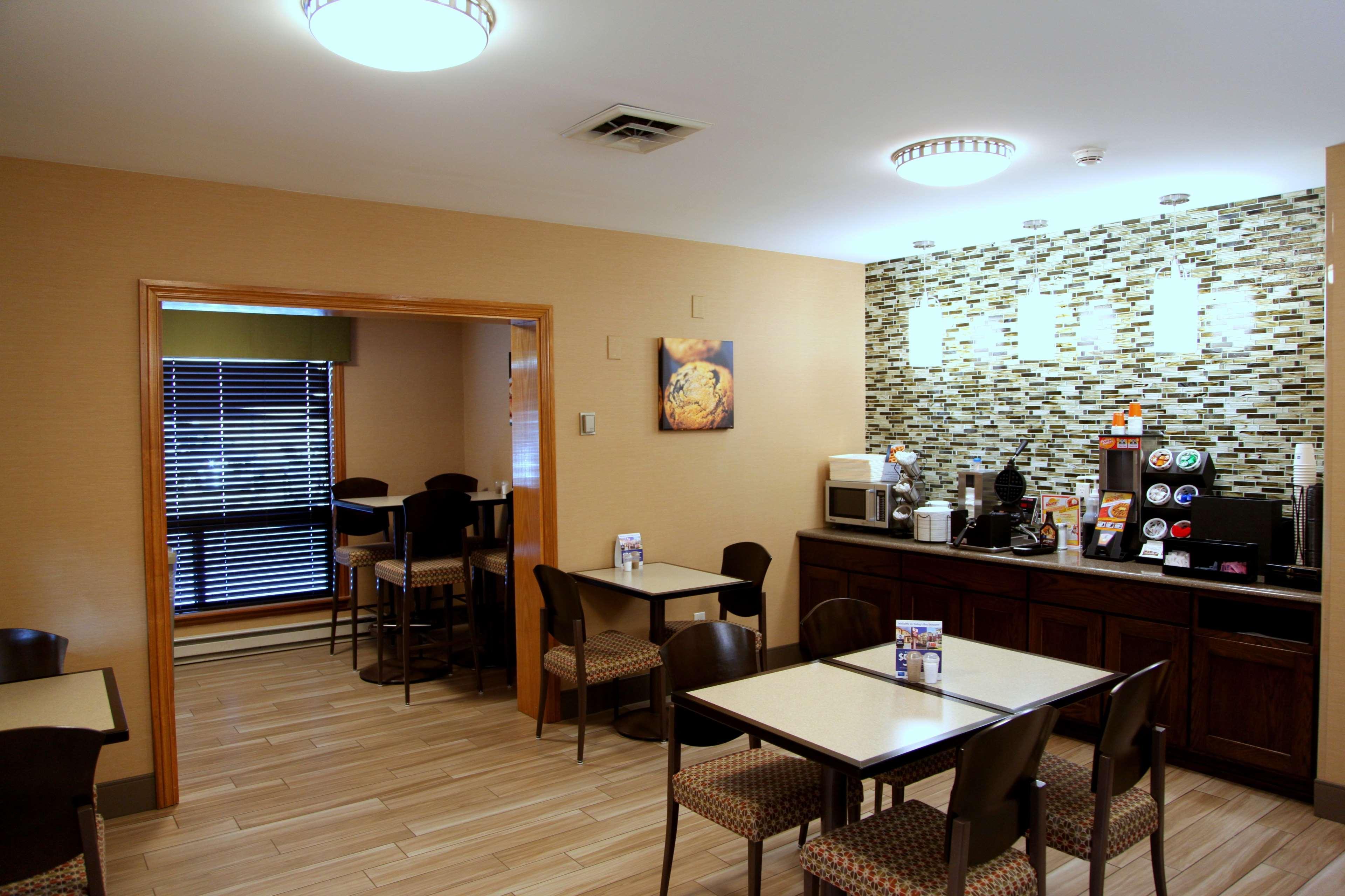Western Falcon Plaza Hotel Bowling Green