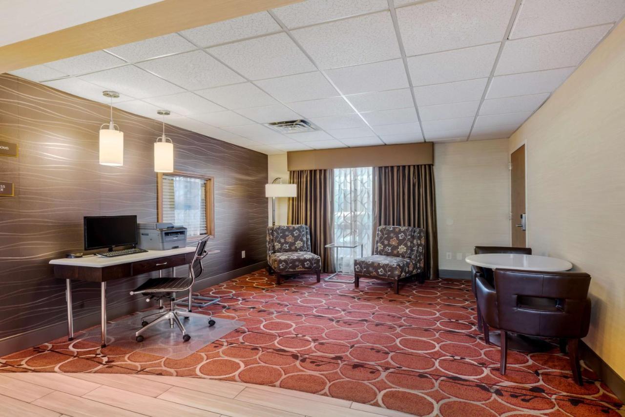 Western Falcon Plaza Hotel