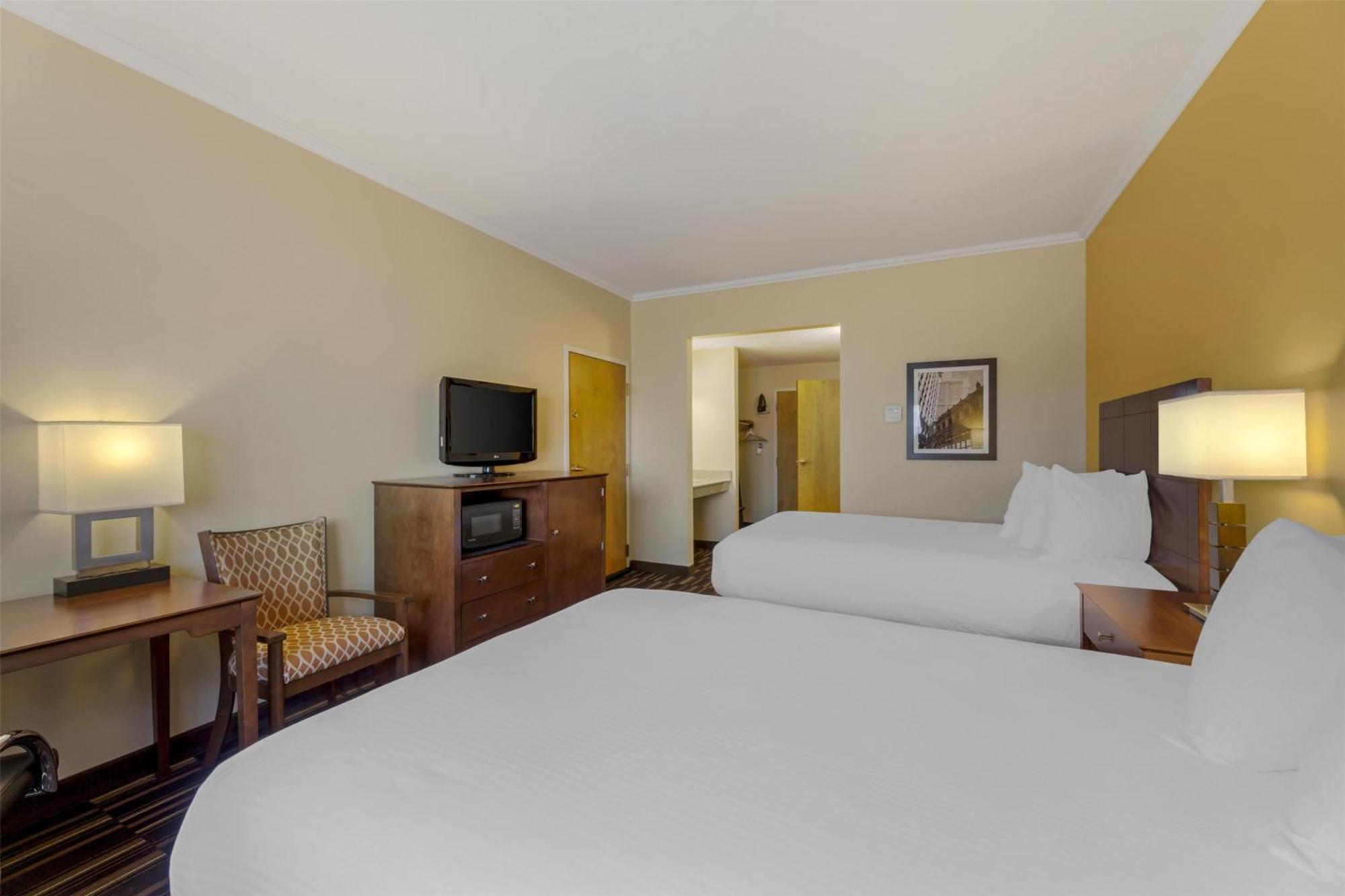 Hotel Western Falcon Plaza 3*