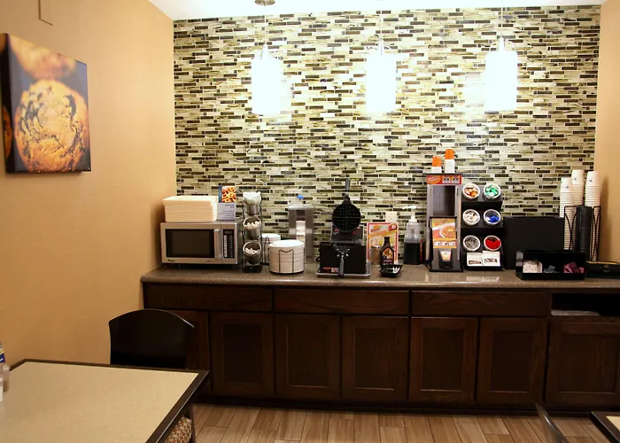Best Western Falcon Plaza - Bowling Green