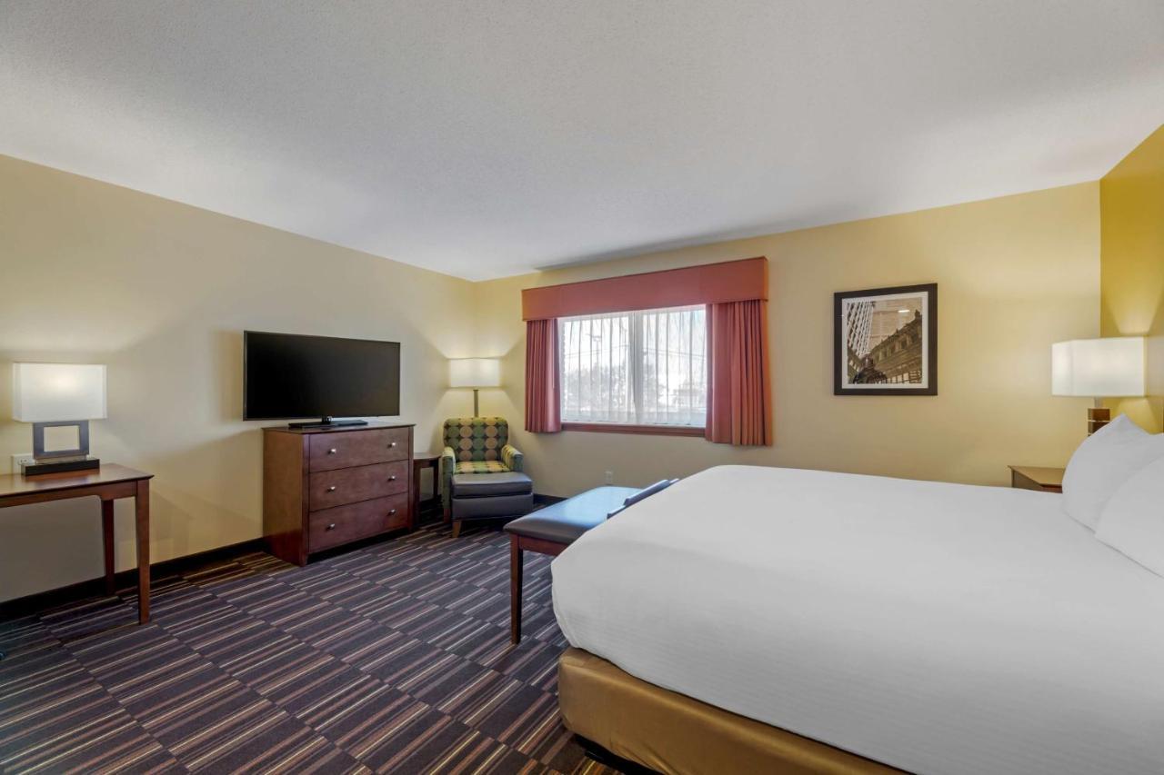 Western Falcon Plaza - Bowling 3*