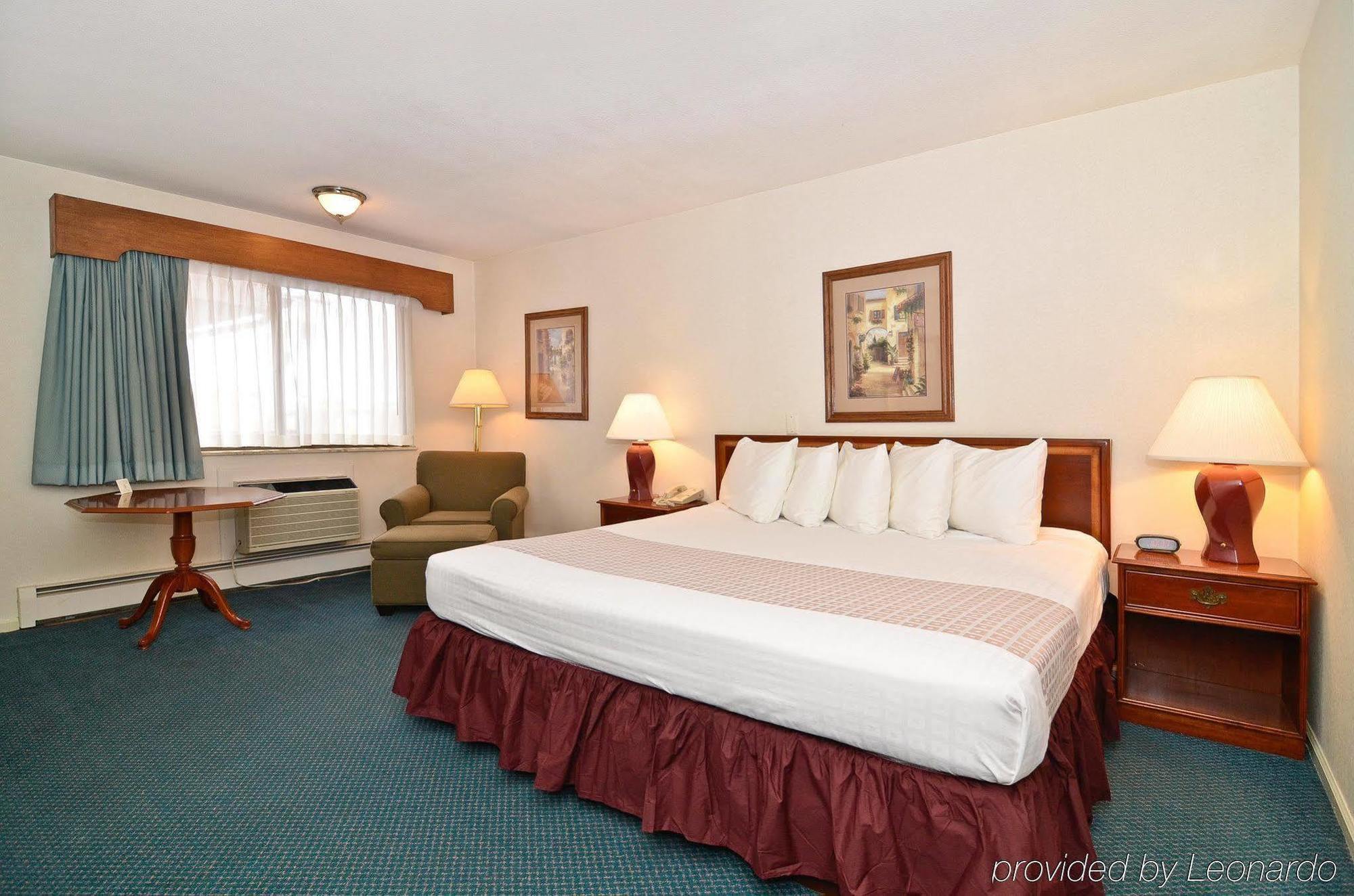 Western Falcon Plaza - Bowling Hotel 3*